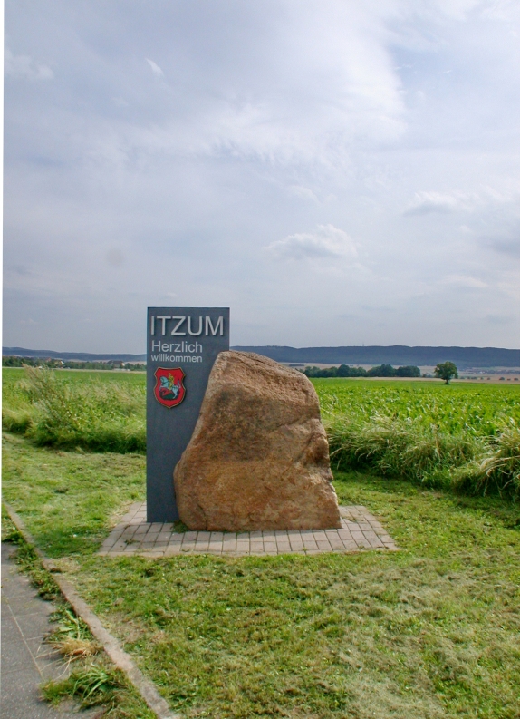 Ortseingangsschild Itzum