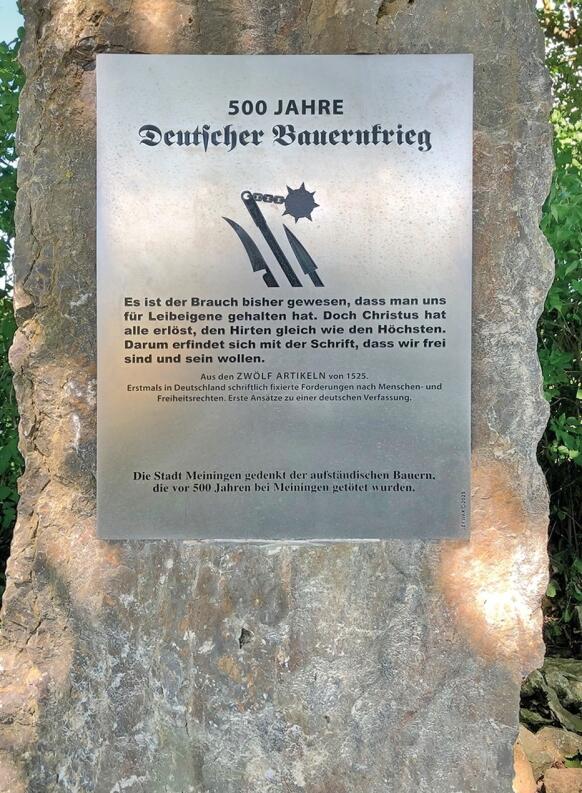 Stele mit Edelstahl Schild