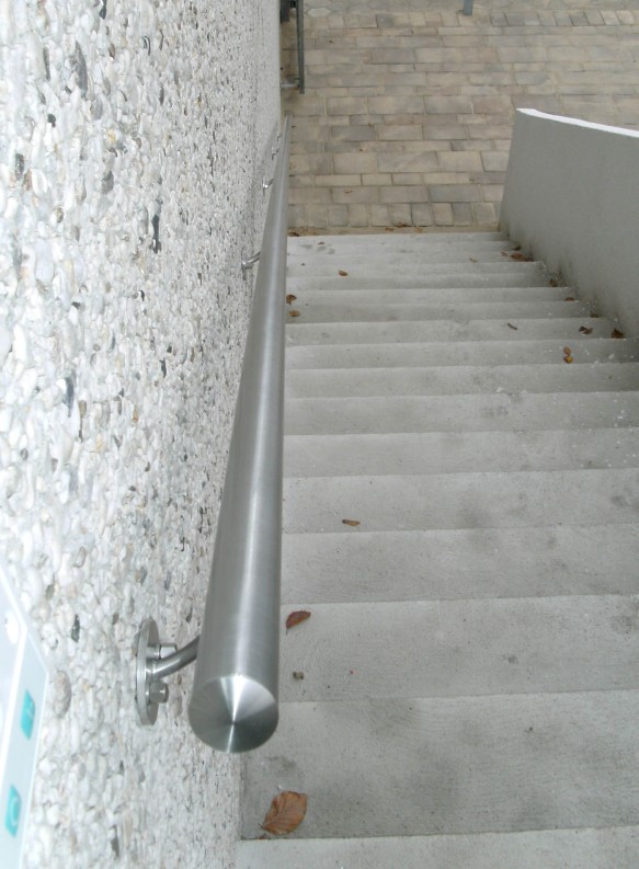 Edelstahlhandlauf mit hochwertigen LED-Modulen - LED Handlauf mit Einzelmodulen