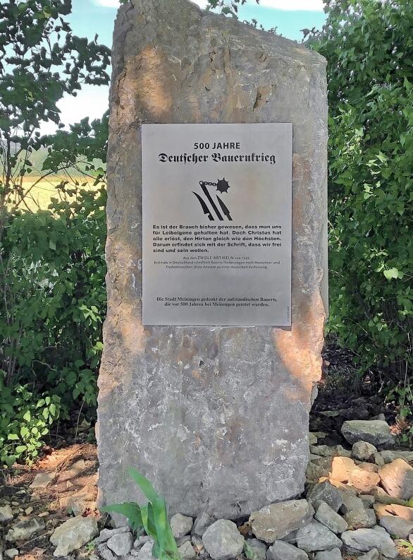 Stele mit Edelstahl Schild