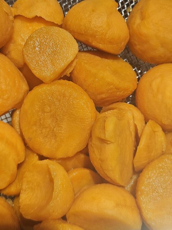 gebeizter Lachs mit Süßkartoffel, Mango & asiatischen Aromen