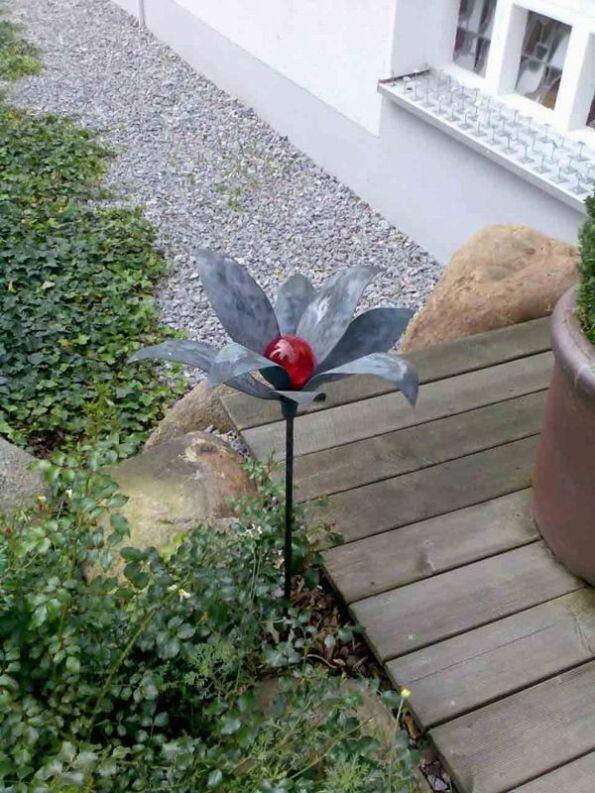 Glasblume aus Kupfer