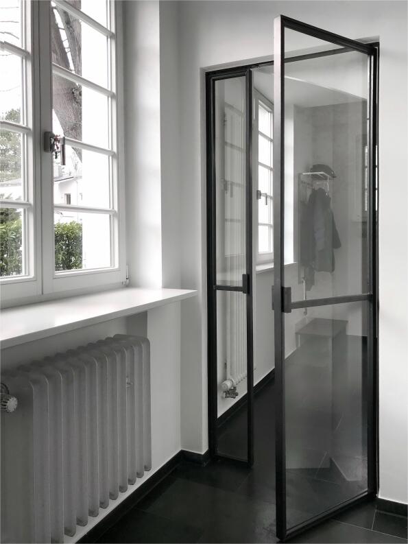 gegenläufig öffnende Lofttür