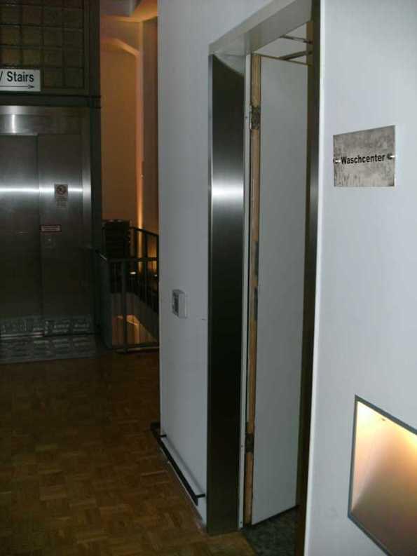 Türzarge aus Edelstahl