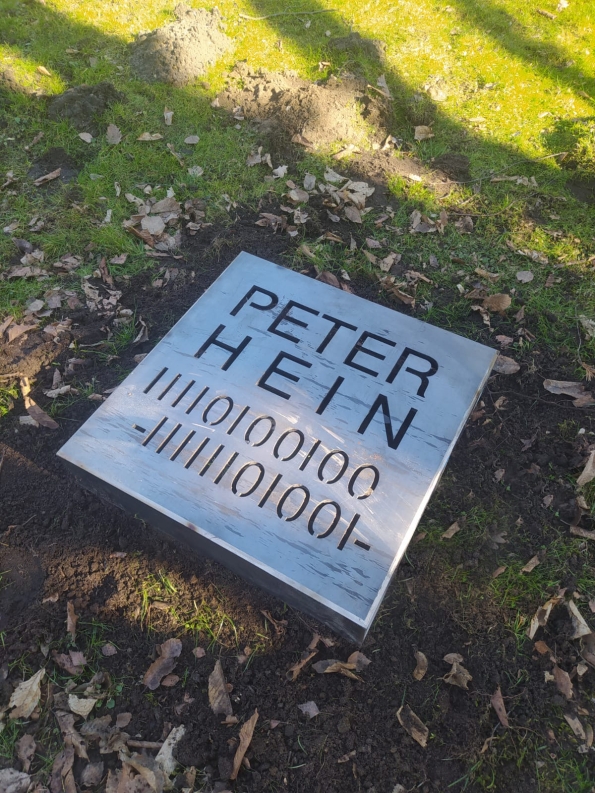 Grabmal aus 8mm Corten Stahl