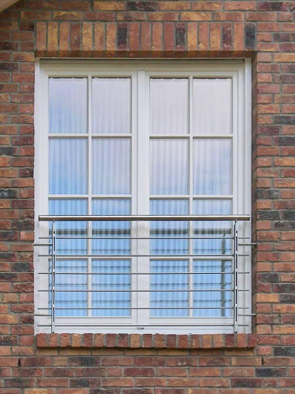 hübscher französischer Balkon aus Edelstahl