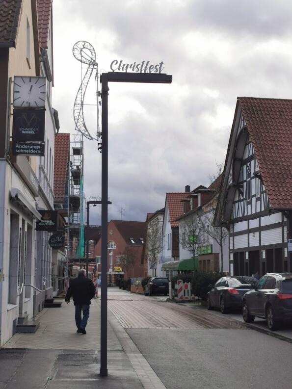 weihnachtliche Schriftzüge für die Strassenbeleuchtung in Gehrden