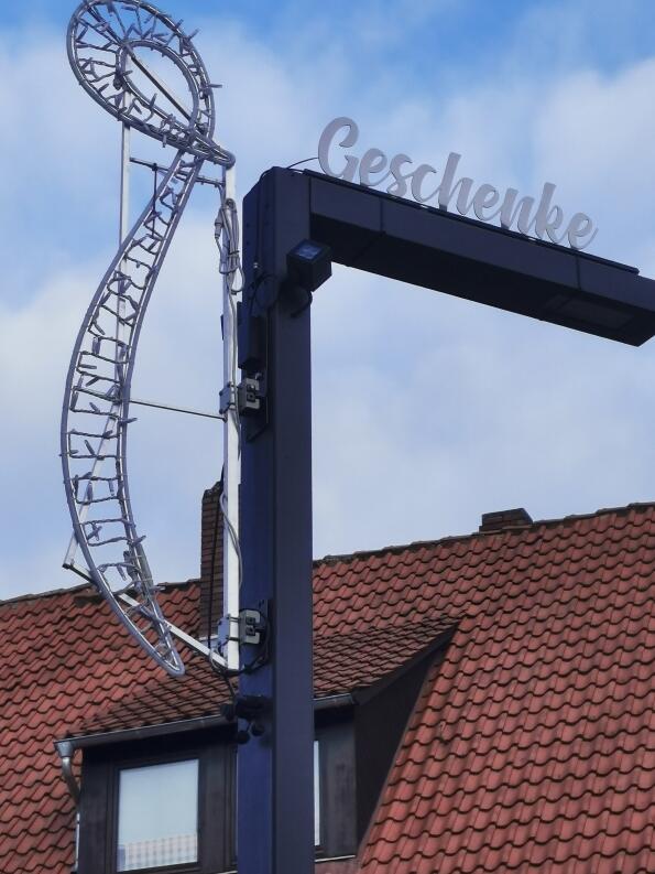 weihnachtliche Schriftzüge für die Strassenbeleuchtung in Gehrden - Weihnachts Schriftzüge für die