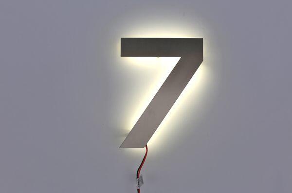 7 als LED Hausnummer aus Edelstahl