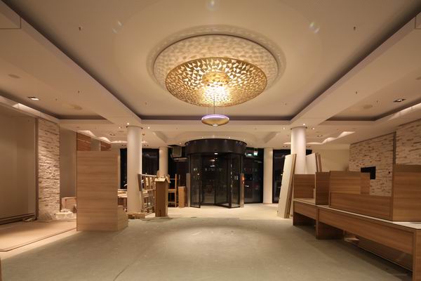 Kronleuchter für das Foyer im Ramada Hotel in Berlin am Alexanderplatz