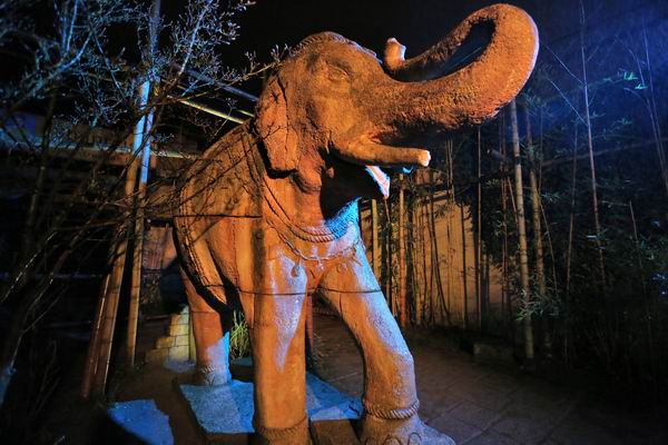 Elefanten Statur im Winterzoo Hannover