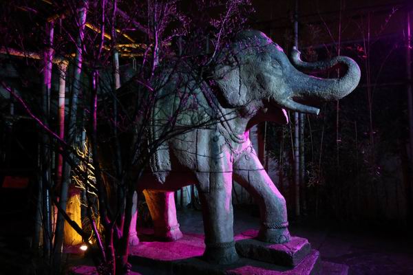 Elefanten Statur im Winterzoo Hannover