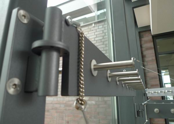 Maßgeschneiderte Garderobe mit beweglichen Armen