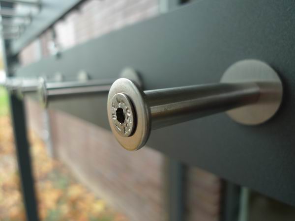 Maßgeschneiderte Garderobe mit beweglichen Armen