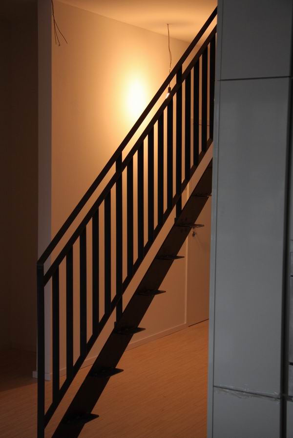 Treppe mit Treppengel&auml;nder und Br&uuml;stungsgel&auml;nder aus Flachstahl in Hamburg