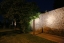 Lichtstelen aus Corten Stahl beleuchten die historische Stadtmauer in Haldensleben