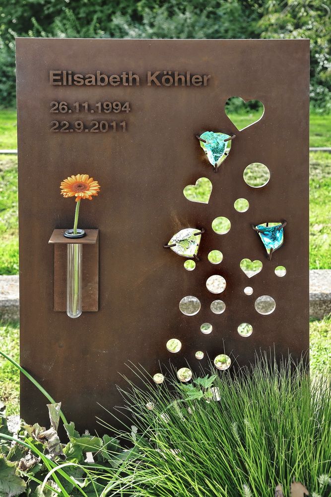 Grabvase für eine einzelne Blume oder einen kleinen Strauss