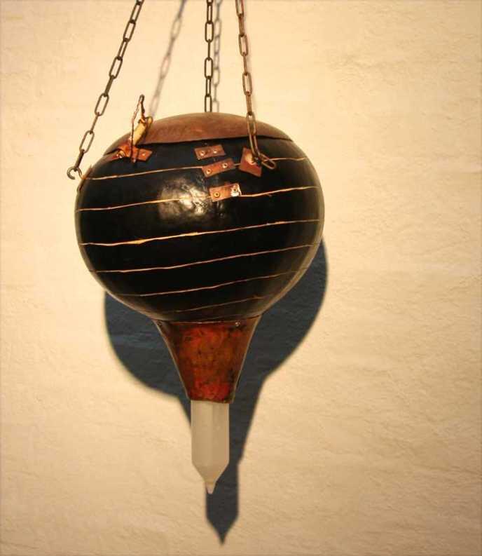 Euter Spender für Ketchup, Mayonaise und Senf in afrikanische Kalebassen integriert