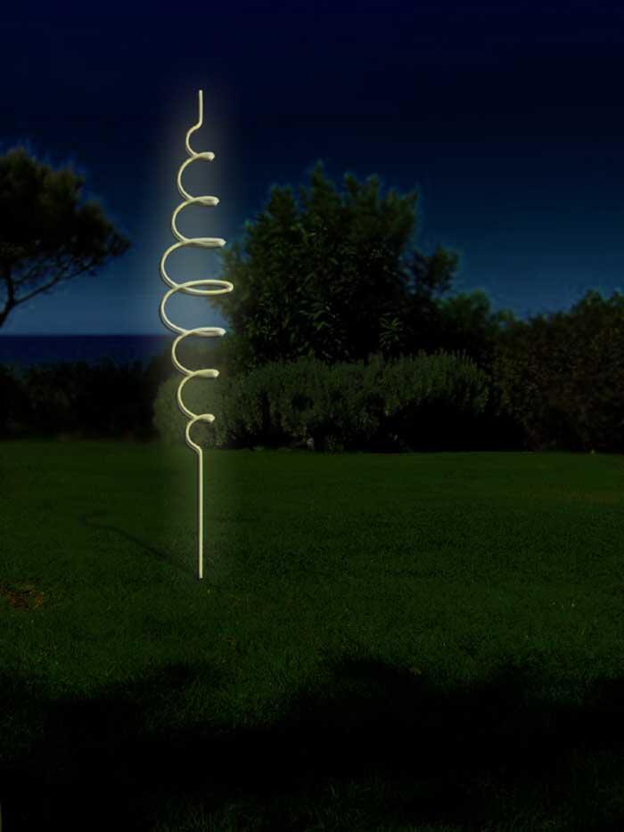 Verschiedene Figuren aus Rundeisen gebogen und mit einem Lichtschlauch nachgezeichnet