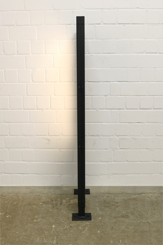 4 Licht Stelen mit beleuchteten Hausnummern und Text - Stele