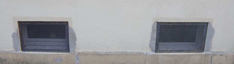 Kellerfenster Gitter aus Lochblech