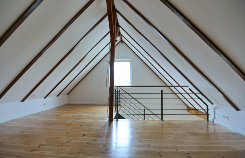 Treppe mit Geländer