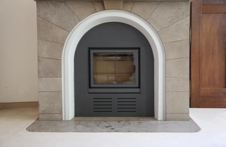 Kaminverkleidung / Kaminblende aus Stahlblech gelasert