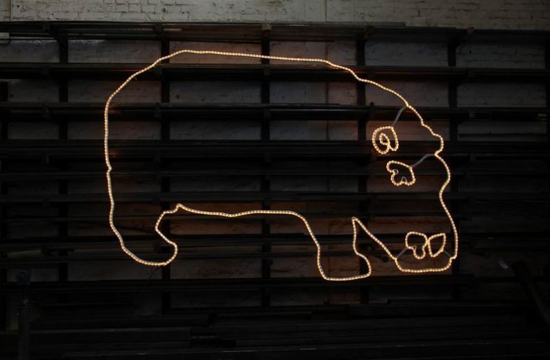 leuchtendes Nilpferd