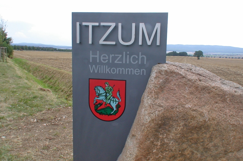 Ortseingangsschild Itzum