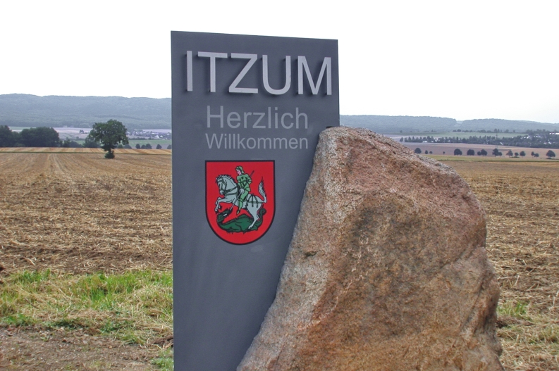 Ortseingangsschild Itzum