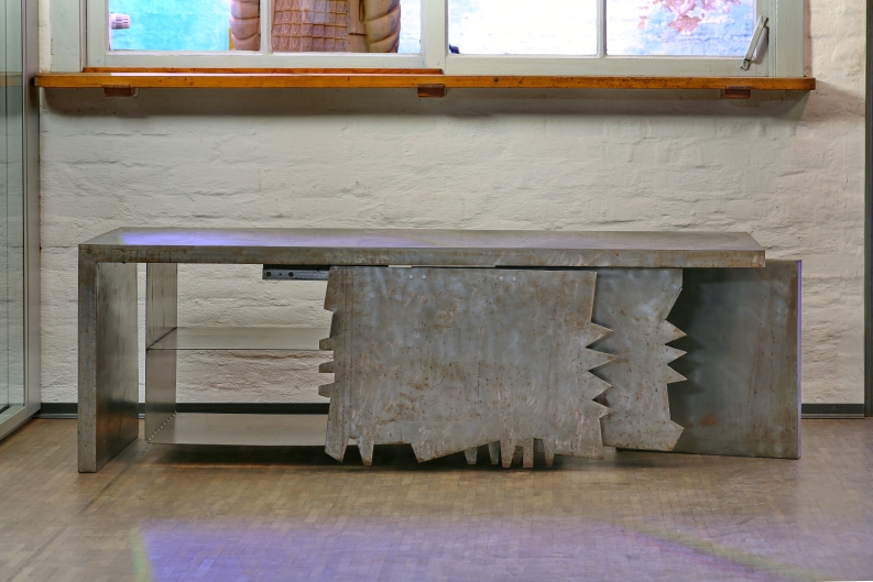 Sideboard aus Stahl