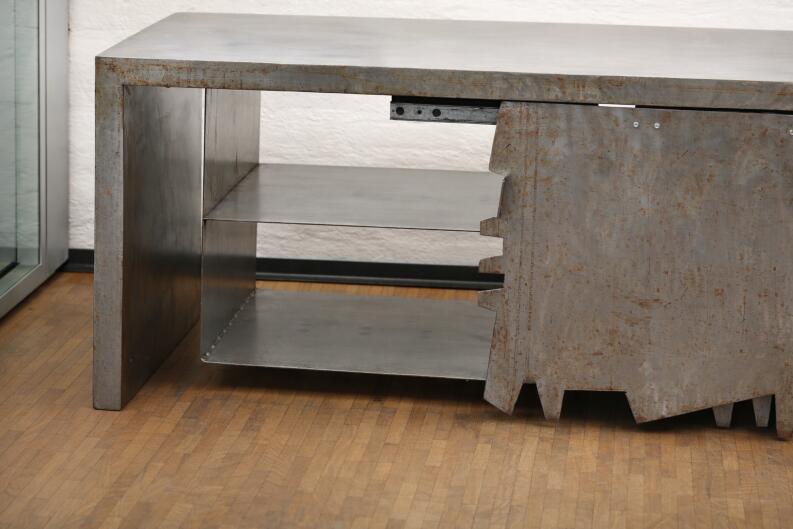 Sideboard aus Stahl