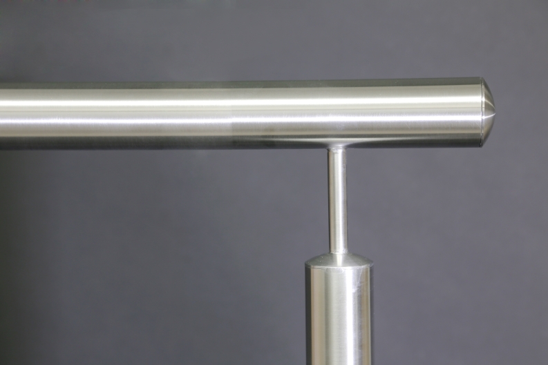 Edelstahl Handlauf für eine kleine Eingangstreppe