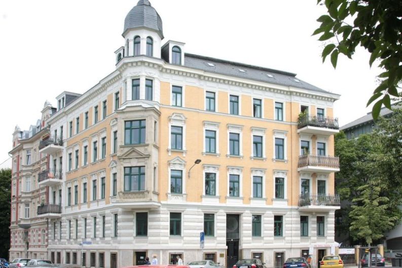 Schmiedeeisernes Balkongeländer in Abstimmung mit der Denkmalpflege