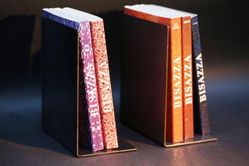 Buchstütze aus Stahl