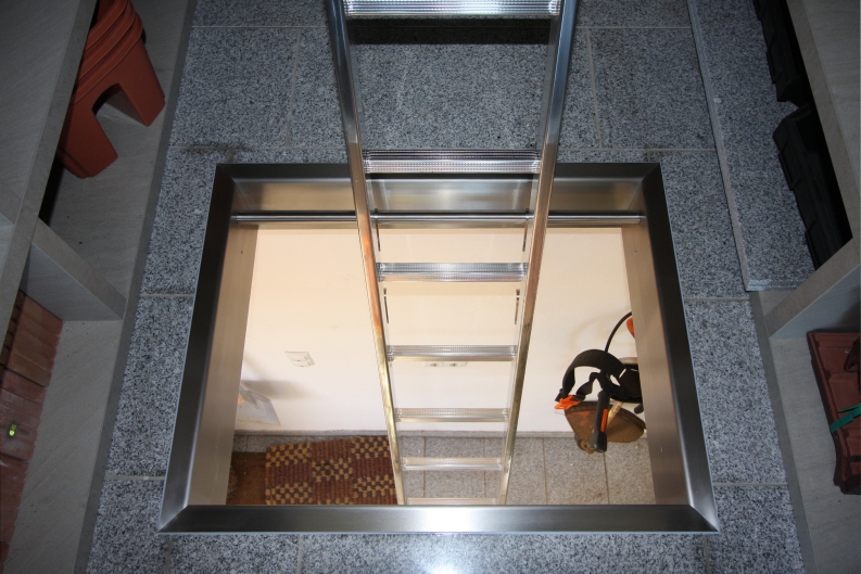 Zarge für Bodenluke