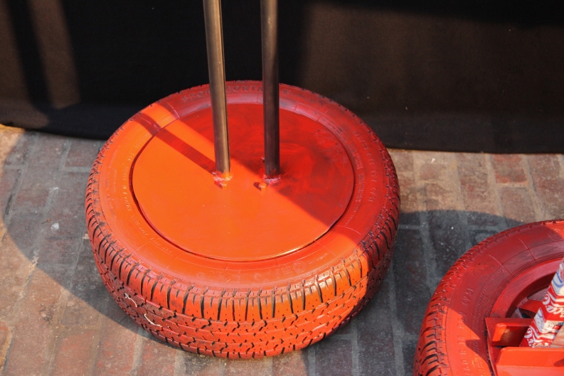 Tannenbäume mit Blechdosen im Sambesi