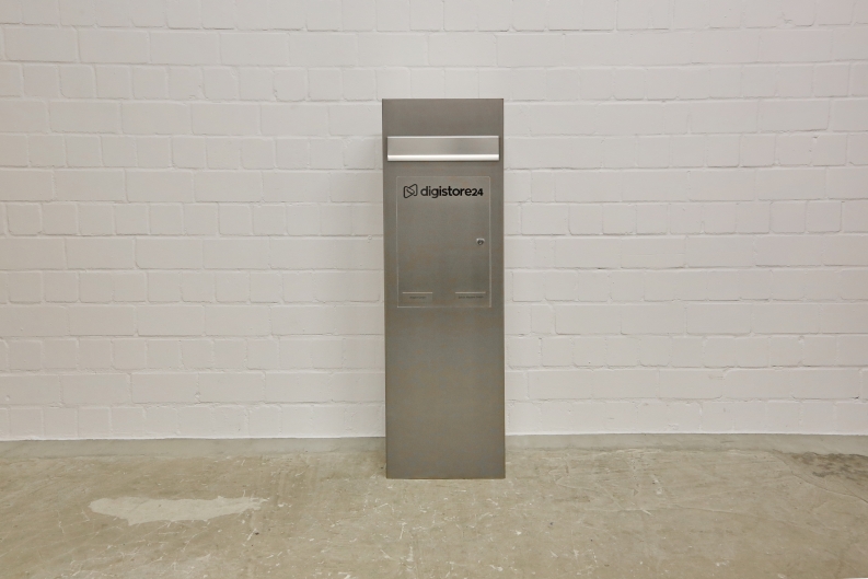 Edelstahlbriefkasten mit Firmenlogo