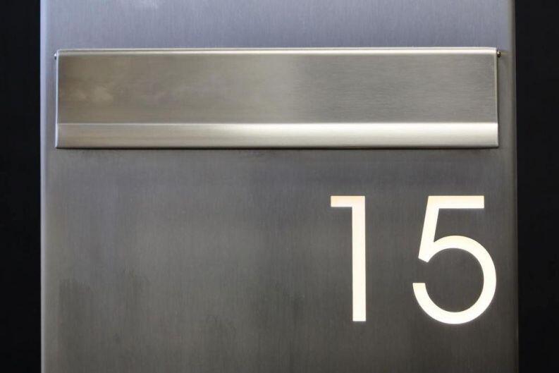 Edelstahl Briefkastensäule