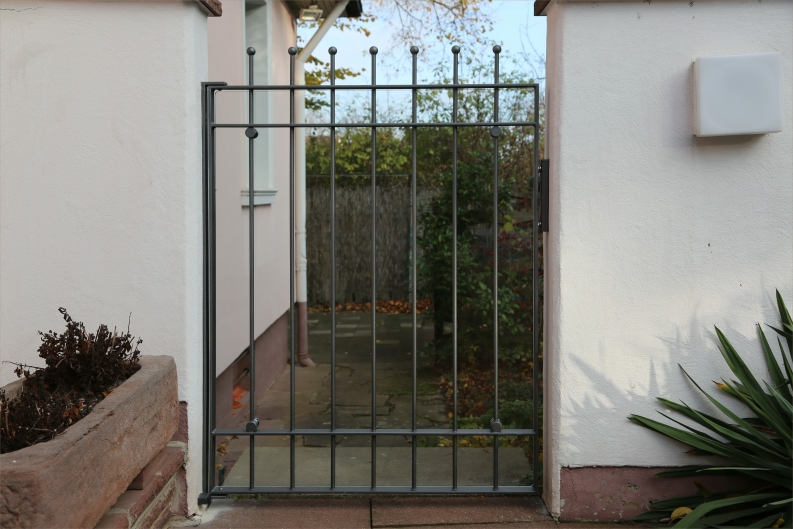 Gartenpforte mit Glas