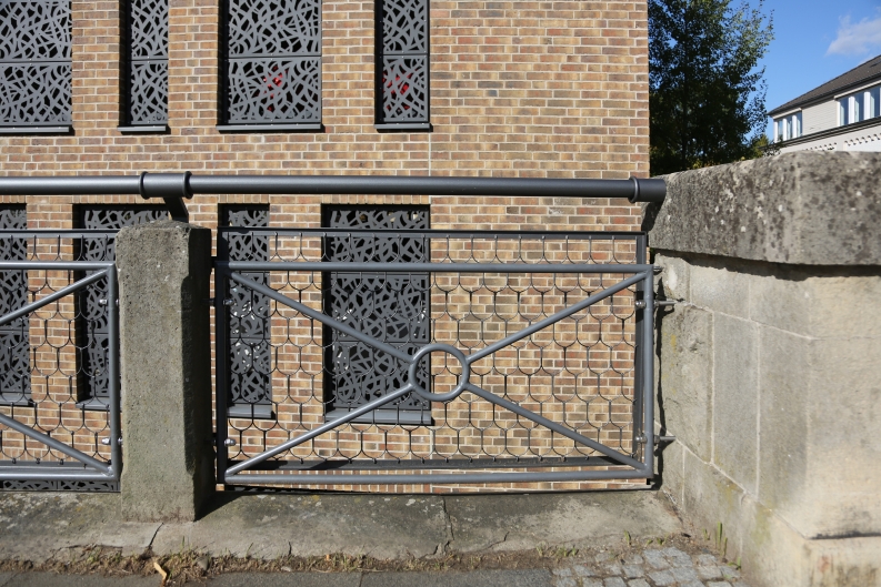 Geländererhöhung und Absturzsicherung