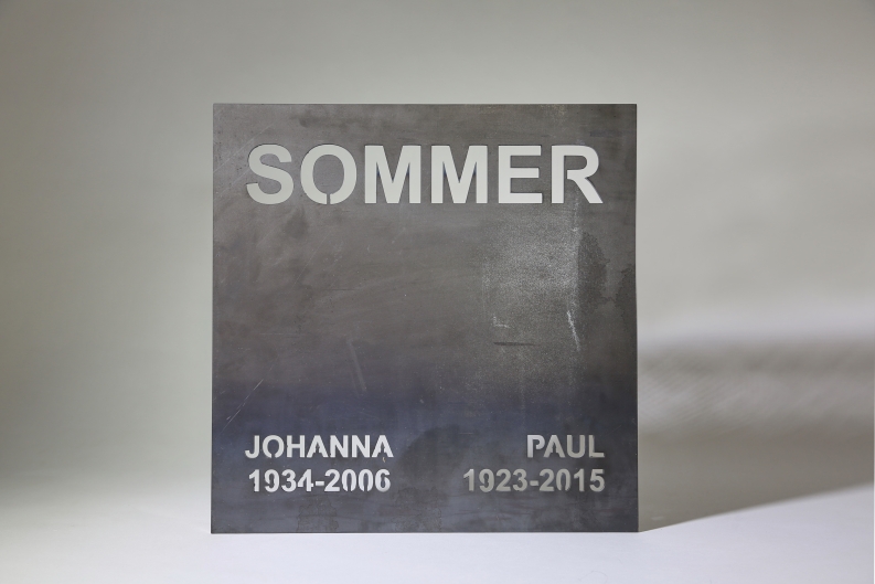 Grabschrift aus Corten Stahl