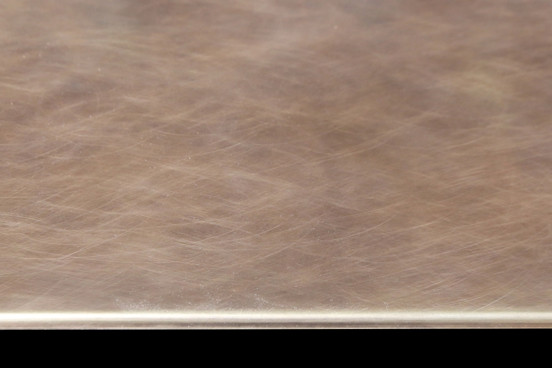 Küchenfronten aus 1,5 mm patiniertem Tombak