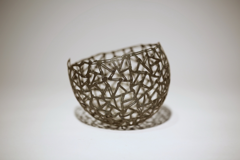 Kugelschale mit 2 Drähten verschweißt