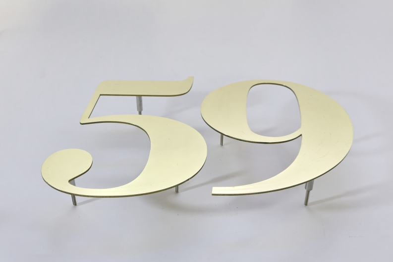 Messing Hausnummer, poliert