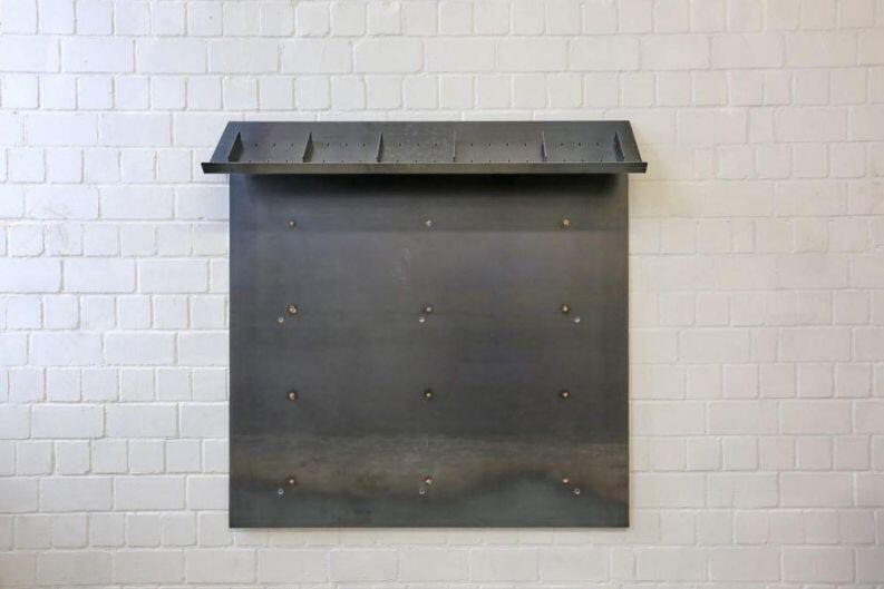 Prospektwand aus verzundertem Stahl