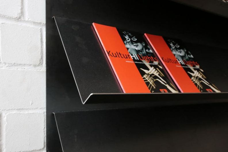 Prospektwand, Info Display... aus Stahlblech. Besonders Elegant