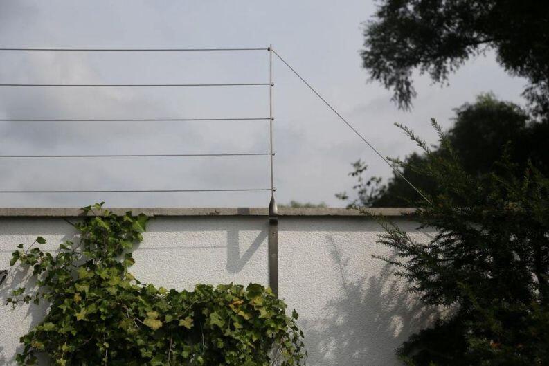 Rankhilfe aus Edelstahl Flachmaterial und Edelstahl Seil