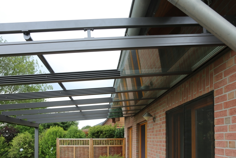 Cabrio Terrassen Schiebedach mit Klaiber Beschattung