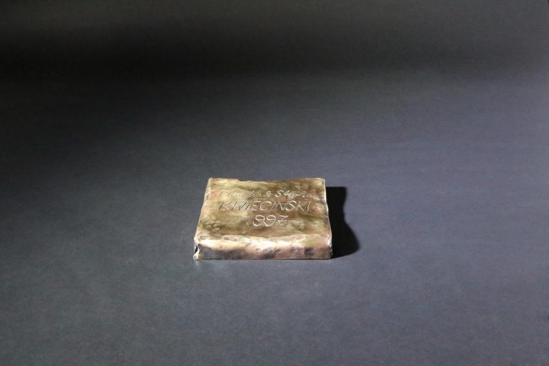 Pflasterstein aus Tombak